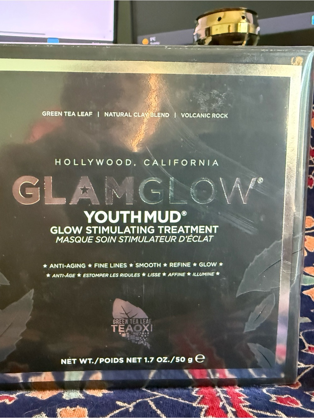 GLAMGLOW YOUTHMUD Mask in Black and Silver Packaging